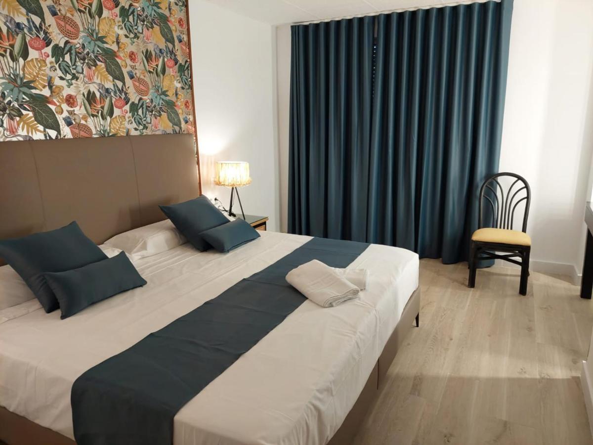 Hostal Garden Rous Paiporta Exterior foto